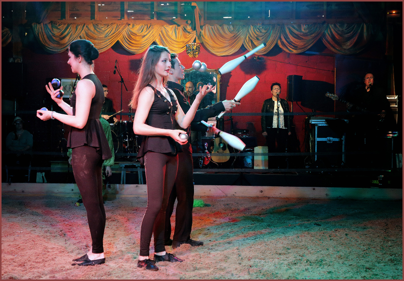 Les crocodiles. Un classique endiablé avec, en crocodiles Enzia, Lily et Emie et aux figures acrobatiques Valentine, Élise et Paul. (photo Alain Ruillier)